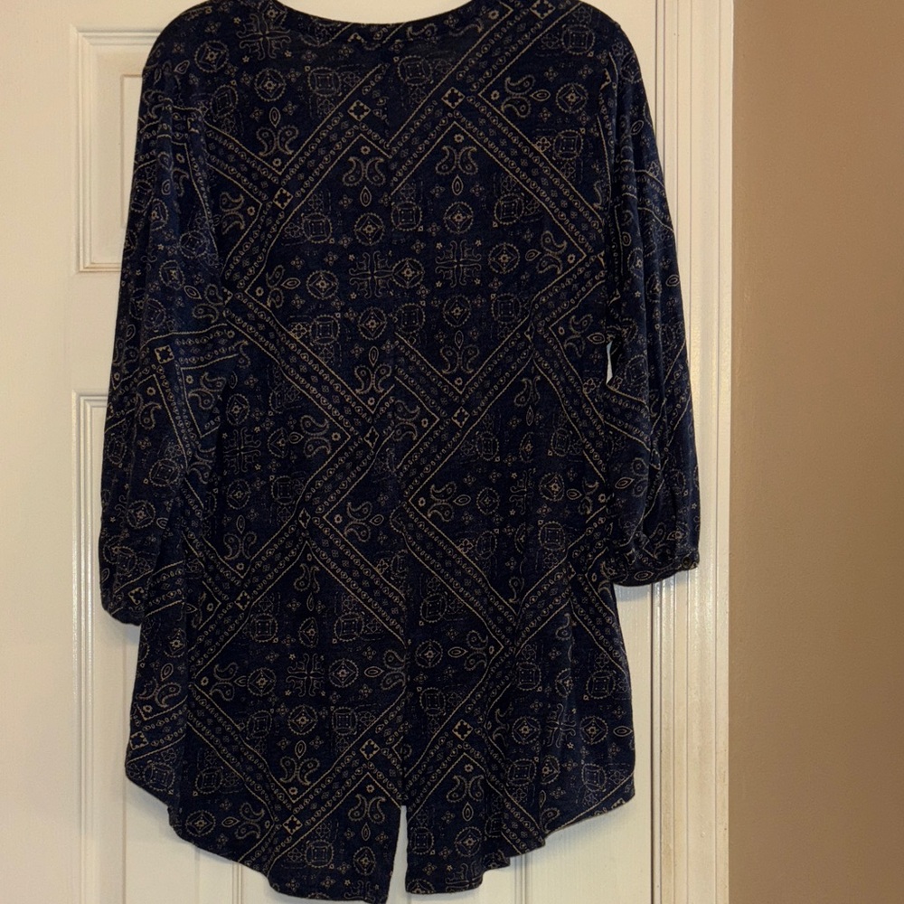 Lucky Brand woman’s blouse - Picture 7 of 7
